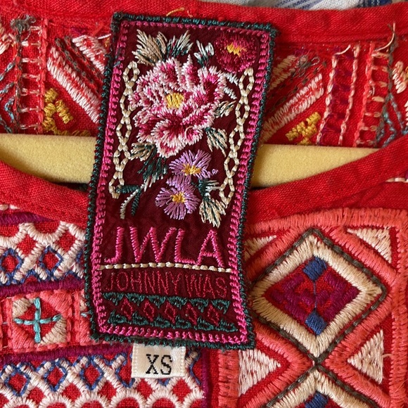 JOHNNY WAS TUNIC - Picture 5 of 9